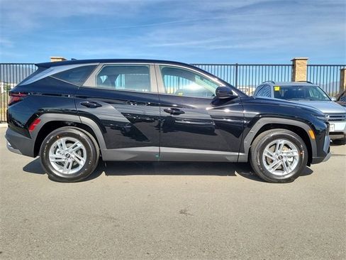 New 2026 Hyundai Tucson SE image 24