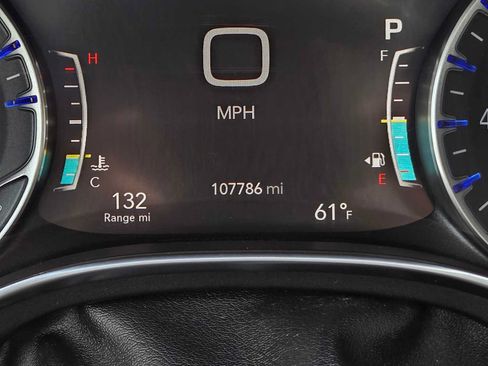 Used 2020 Chrysler Pacifica Limited FWD image 27