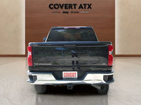 Used 2025 Chevrolet Silverado 2500 LT w/ Convenience Package AWD/4WD image 4
