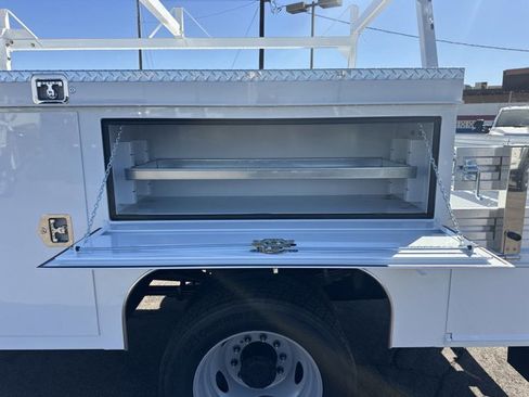 New 2025 Ford F550 4x4 Crew Cab Super Duty image 15