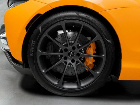 Used 2026 McLaren Artura Spider RWD image 43