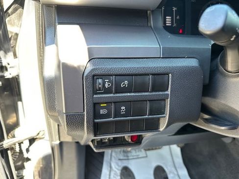 Used 2024 Toyota Tacoma SR5 AWD/4WD image 21