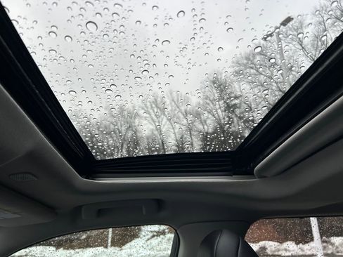 Used 2024 Toyota Highlander XLE image 15