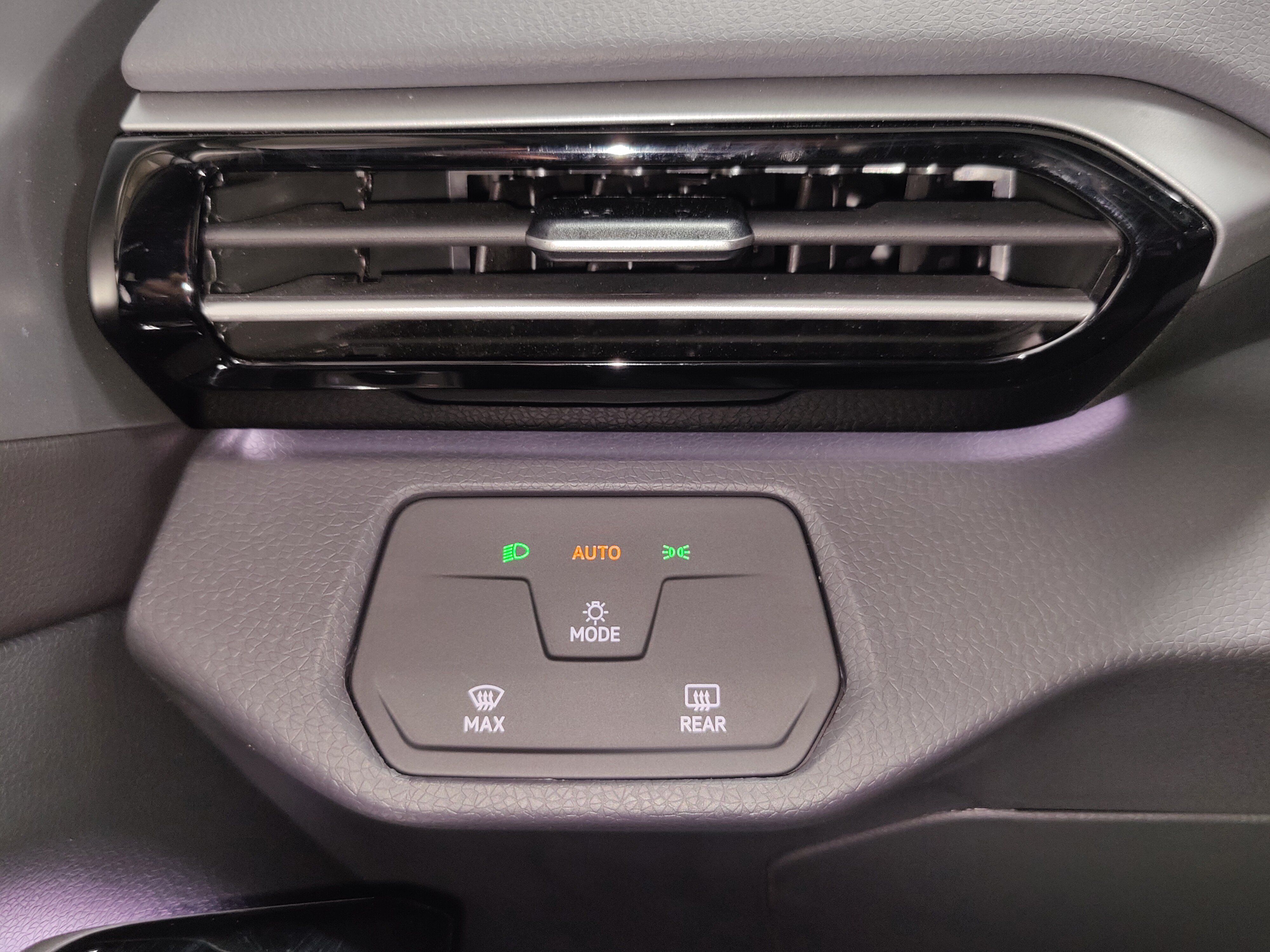 Used 2025 Volkswagen ID.4 Pro RWD image 21