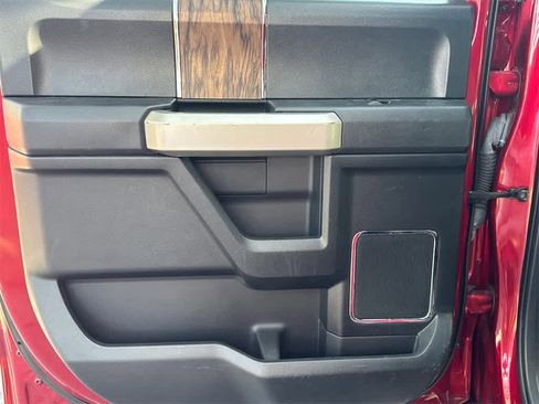 Used 2019 Ford F150 Lariat image 9