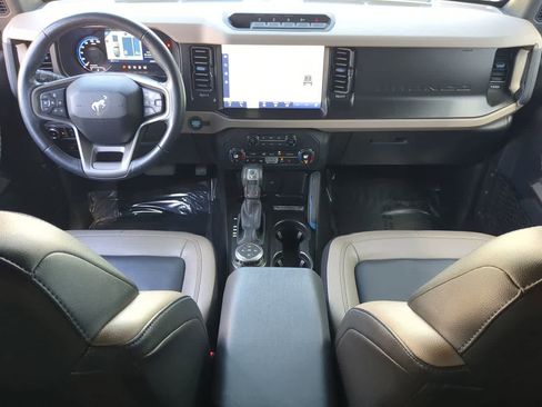 Used 2023 Ford Bronco Wildtrak image 19