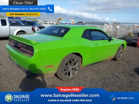 Used 2017 Dodge Challenger SXT RWD image 4