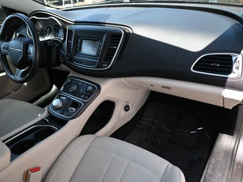 Used 2015 Chrysler 200 Limited w/ Convenience Group FWD image 11