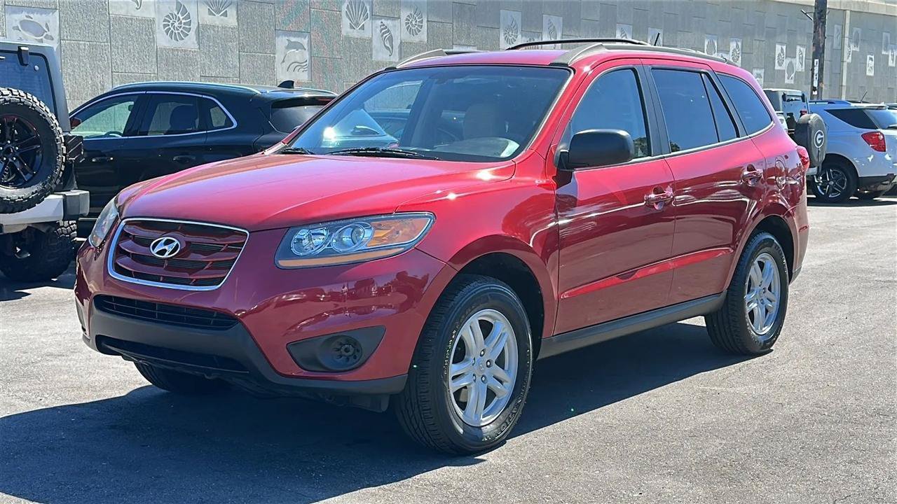 Used 2010 Hyundai Santa Fe GLS FWD image 2