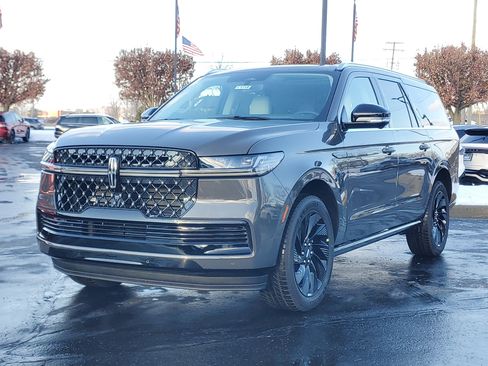 New 2025 Lincoln Navigator L Black Label image 2
