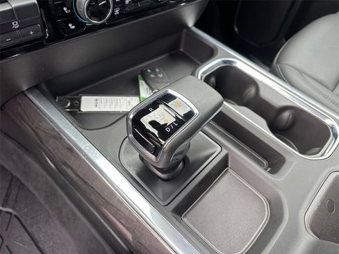 Certified 2025 Chevrolet Silverado 1500 LTZ image 19