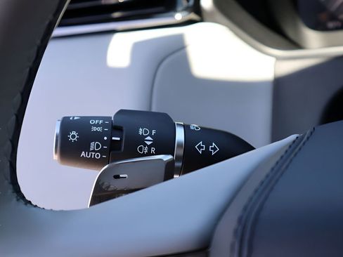 Certified 2026 Land Rover Range Rover Velar Dynamic SE AWD/4WD image 34