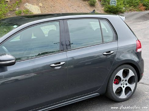 Used 2011 Volkswagen Golf 4-Door FWD image 34