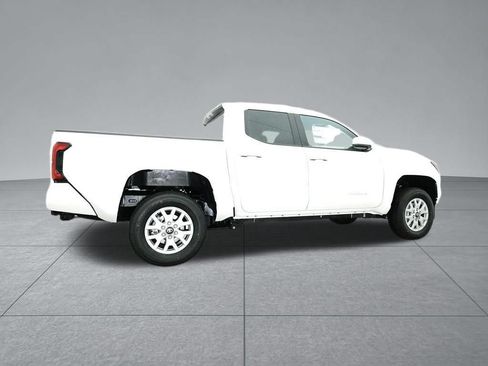 Used 2024 Toyota Tacoma SR5 AWD/4WD image 29