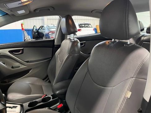 Used 2012 Hyundai Elantra GLS FWD image 23