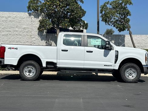 New 2025 Ford F250 XL w/ XL Off-Road Package image 3