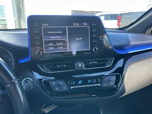 Used 2020 Toyota C-HR XLE FWD image 4