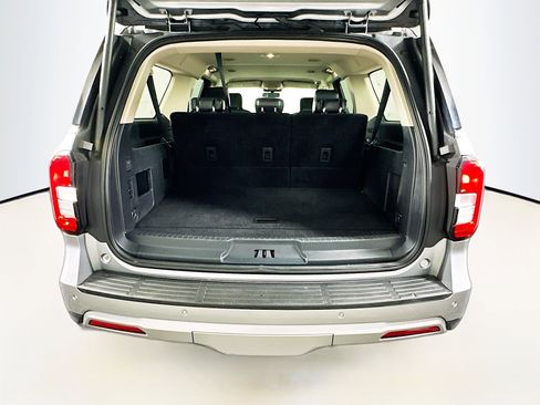 Used 2024 Ford Expedition Max XLT image 30