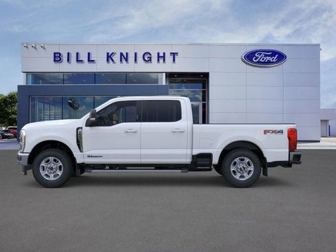 New 2026 Ford F250 XLT w/ XLT Premium Package AWD/4WD image 3