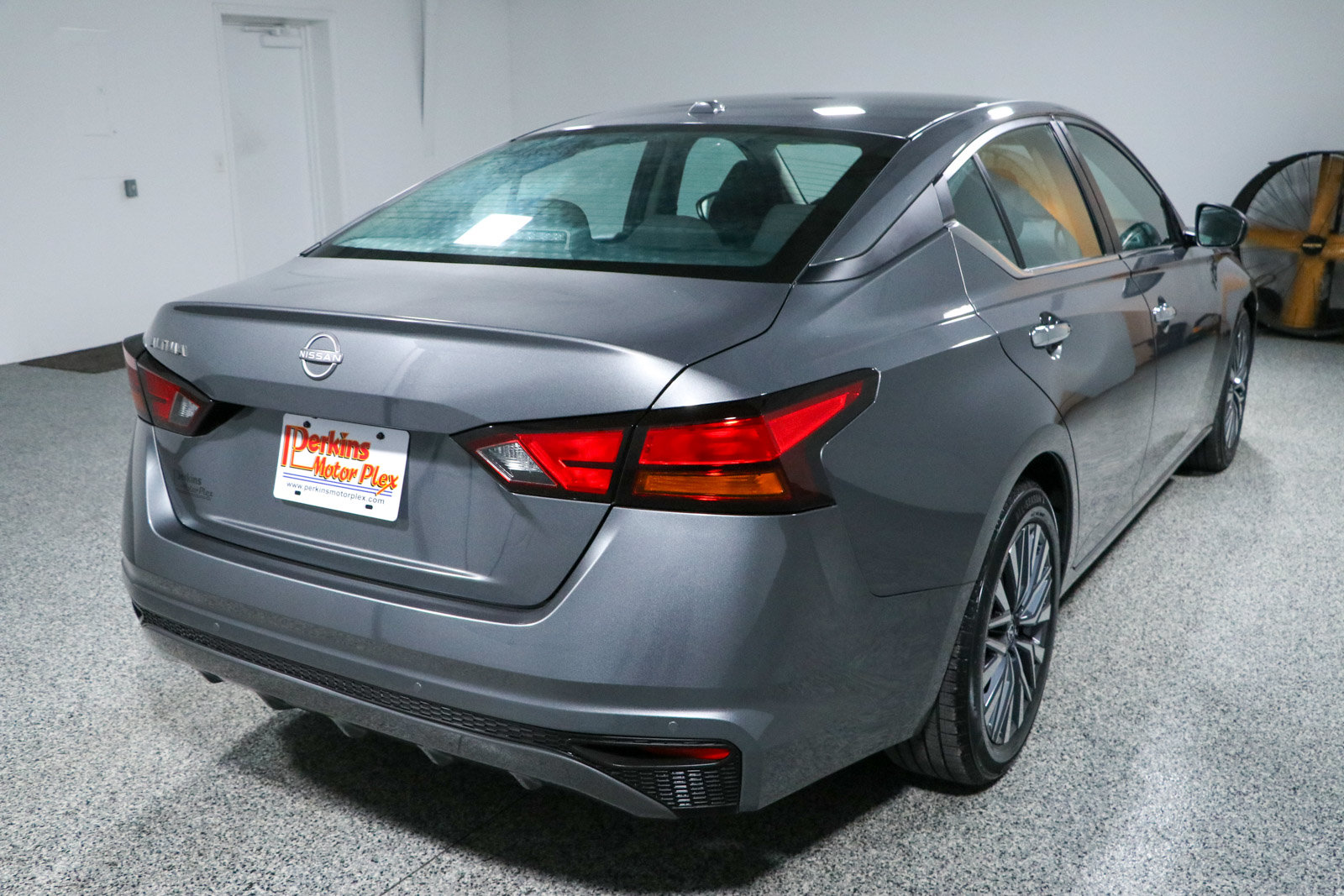 Used 2025 Nissan Altima 2.5 SV FWD image 7