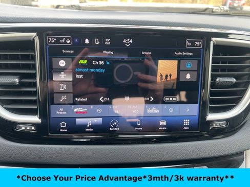 Certified 2023 Chrysler Pacifica Touring-L image 70