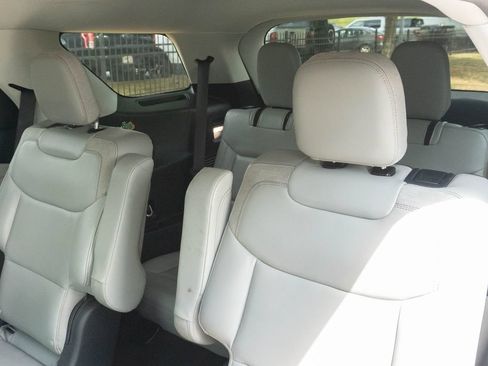 Used 2025 Ford Explorer Active w/ Active Comfort Package RWD image 20