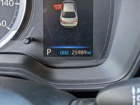 Used 2022 Toyota Corolla LE image 11