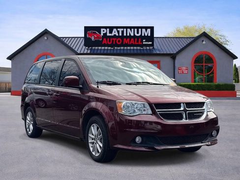 Used 2020 Dodge Grand Caravan SE FWD image 1