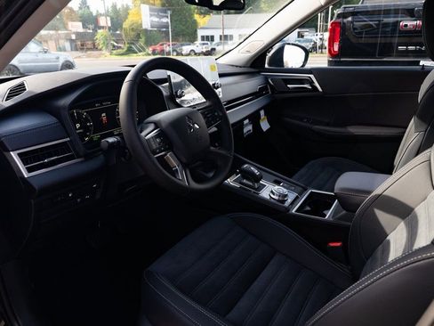 New 2025 Mitsubishi Outlander SE AWD/4WD image 19