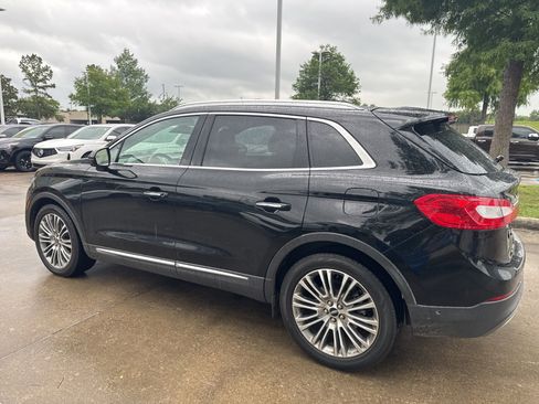 Used 2018 Lincoln MKX Reserve w/ Luxury Package FWD image 3