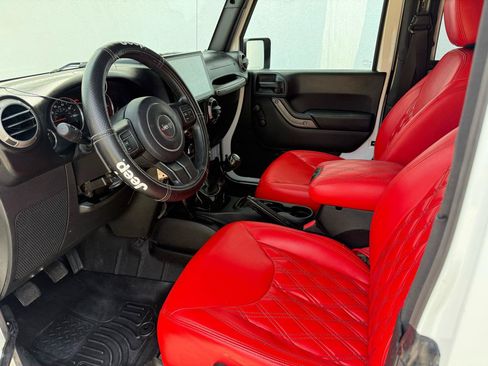 Used 2016 Jeep Wrangler Sport AWD/4WD image 13