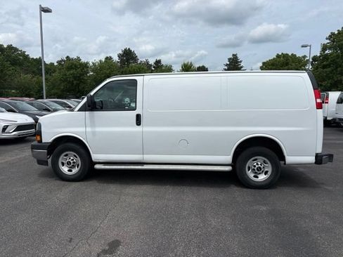 Used 2024 GMC Savana 2500 w/ Driver Convenience Package RWD image 2
