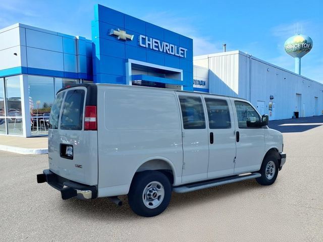 Used 2025 GMC Savana 2500 w/ Driver Convenience Package RWD image 3