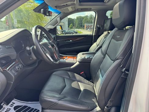 Used 2018 Cadillac Escalade ESV Luxury AWD/4WD image 24