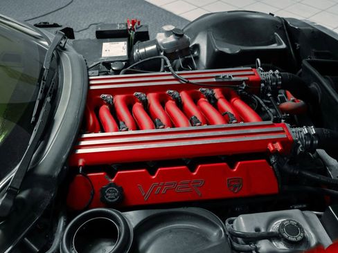 Used 1997 Dodge Viper GTS image 7