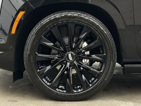 Used 2025 Cadillac Escalade Sport Platinum w/ LPO, ONYX Package image 10