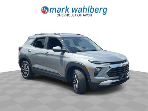 Certified 2025 Chevrolet TrailBlazer LT w/ Convenience Package FWD image 2
