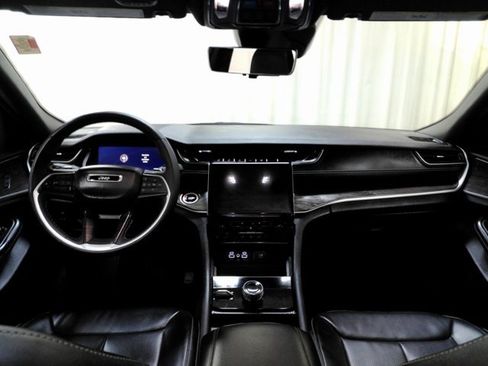 Used 2024 Jeep Grand Cherokee L Limited w/ Luxury Tech Group II image 34