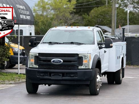 Used 2017 Ford F450 XL w/ Power Equipment Group image 1