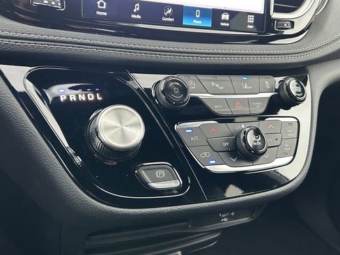 New 2026 Chrysler Pacifica Select image 41