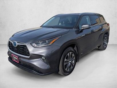Used 2021 Toyota Highlander XLE