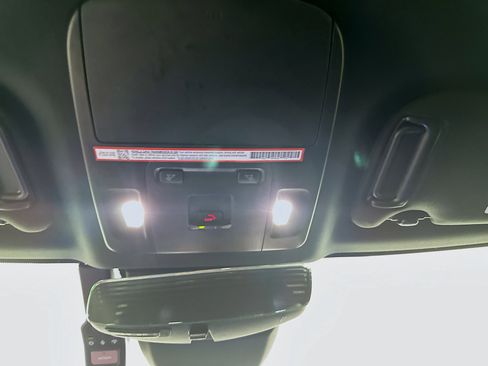 Used 2025 Toyota Camry SE image 18