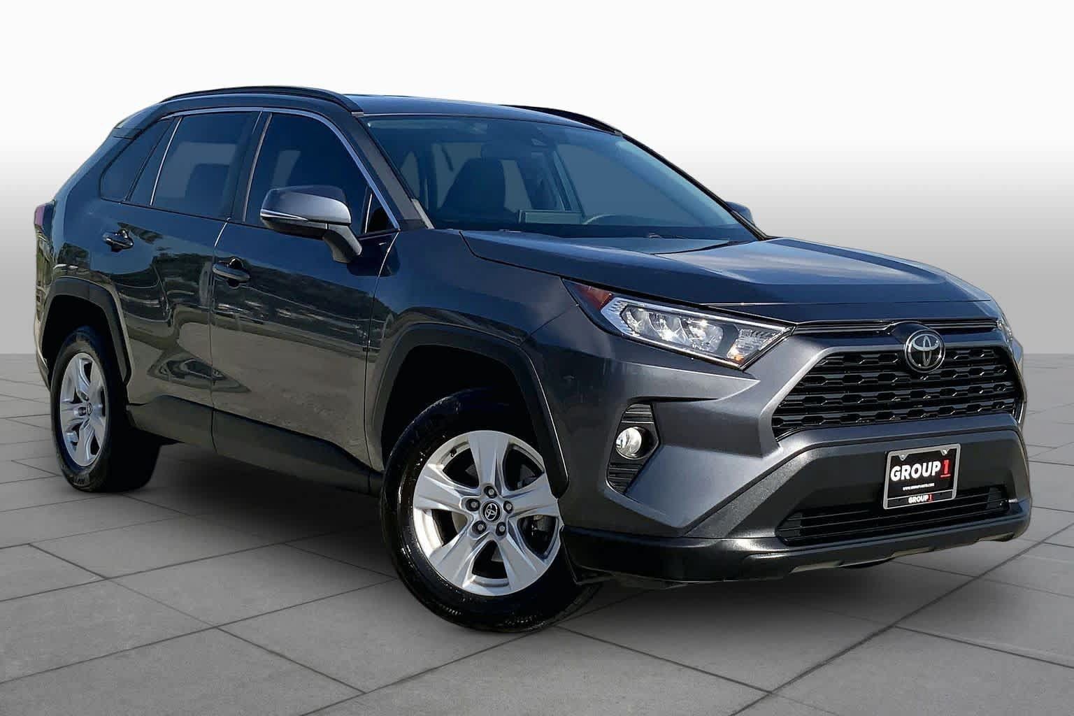 Used 2021 Toyota RAV4 XLE FWD image 3