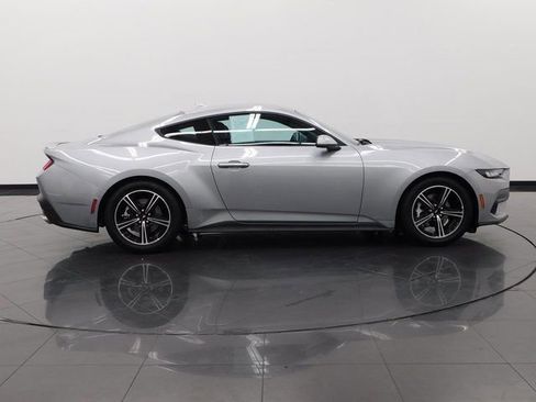 Used 2024 Ford Mustang Premium image 9