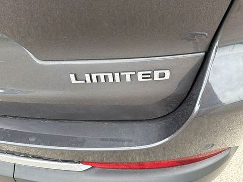 Used 2022 Jeep Grand Cherokee L Limited w/ Luxury Tech Group II AWD/4WD image 13
