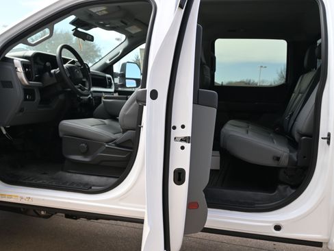 New 2026 Ford F550 4x4 Crew Cab image 17