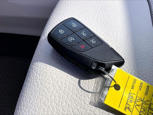 Used 2024 GMC Yukon Denali image 11