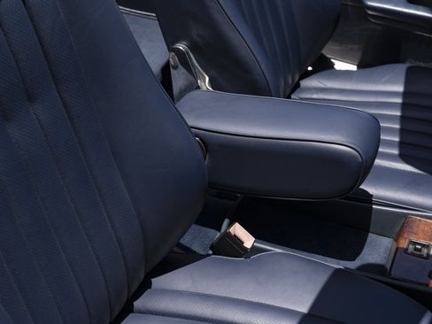 Used 1988 Mercedes-Benz 560 SL image 22