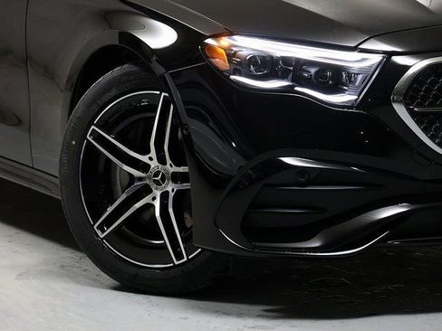 New 2026 Mercedes-Benz E 450 4MATIC Sedan image 3