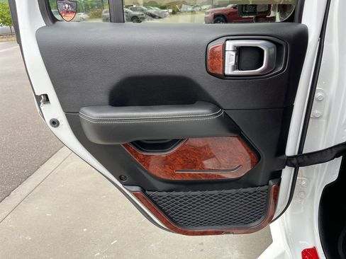 Used 2020 Jeep Gladiator Rubicon AWD/4WD image 14